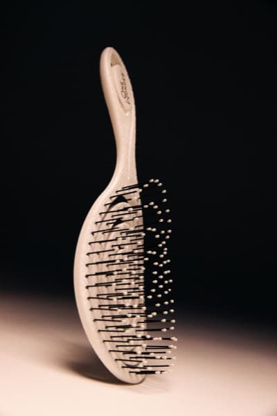 OneWonder brush — premium product shot